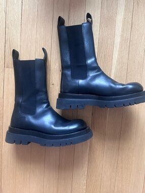 Bottega Veneta calskin lug boot
